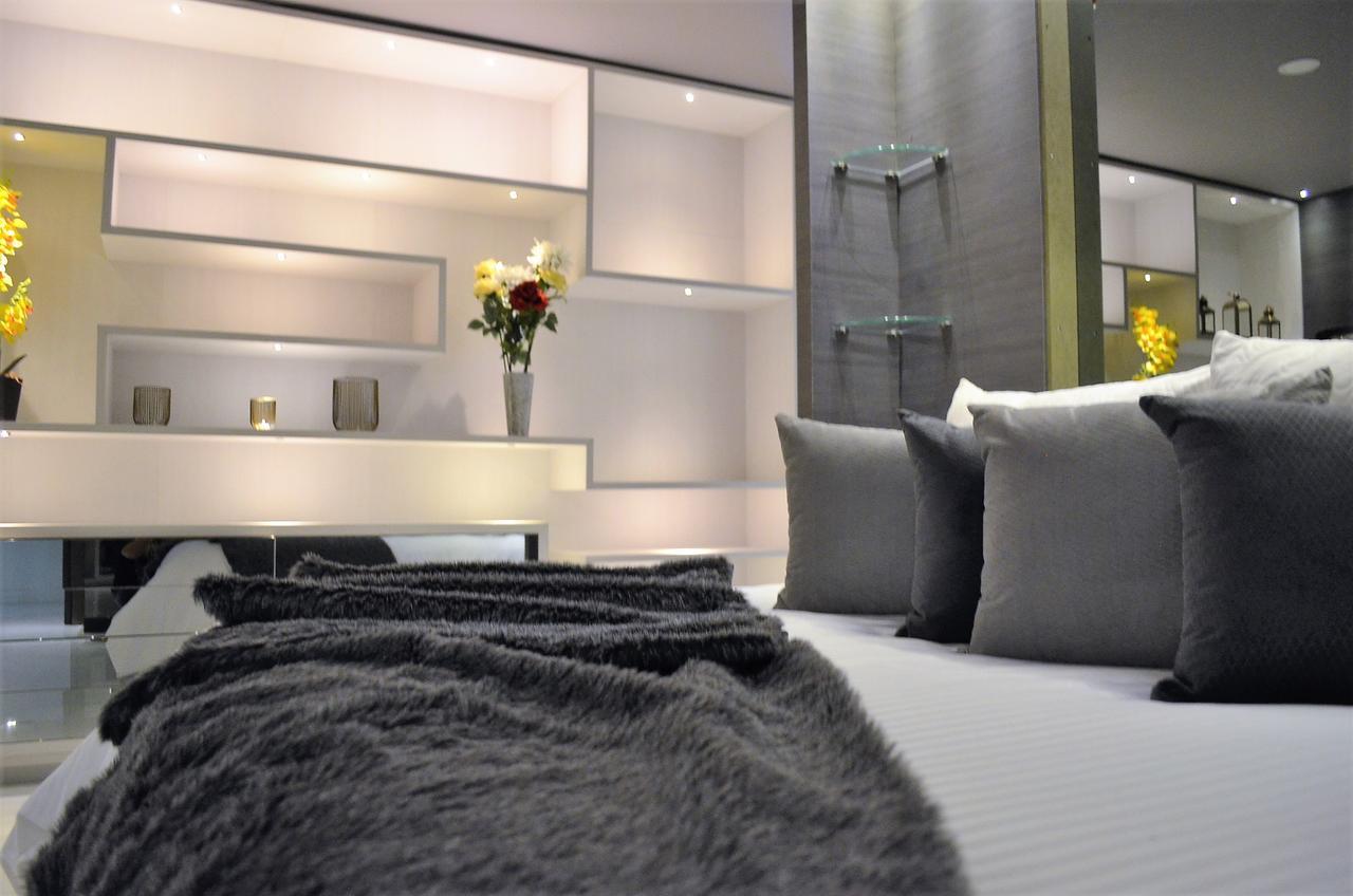 Hotel Paris Luxury Suites Medellin Room photo
