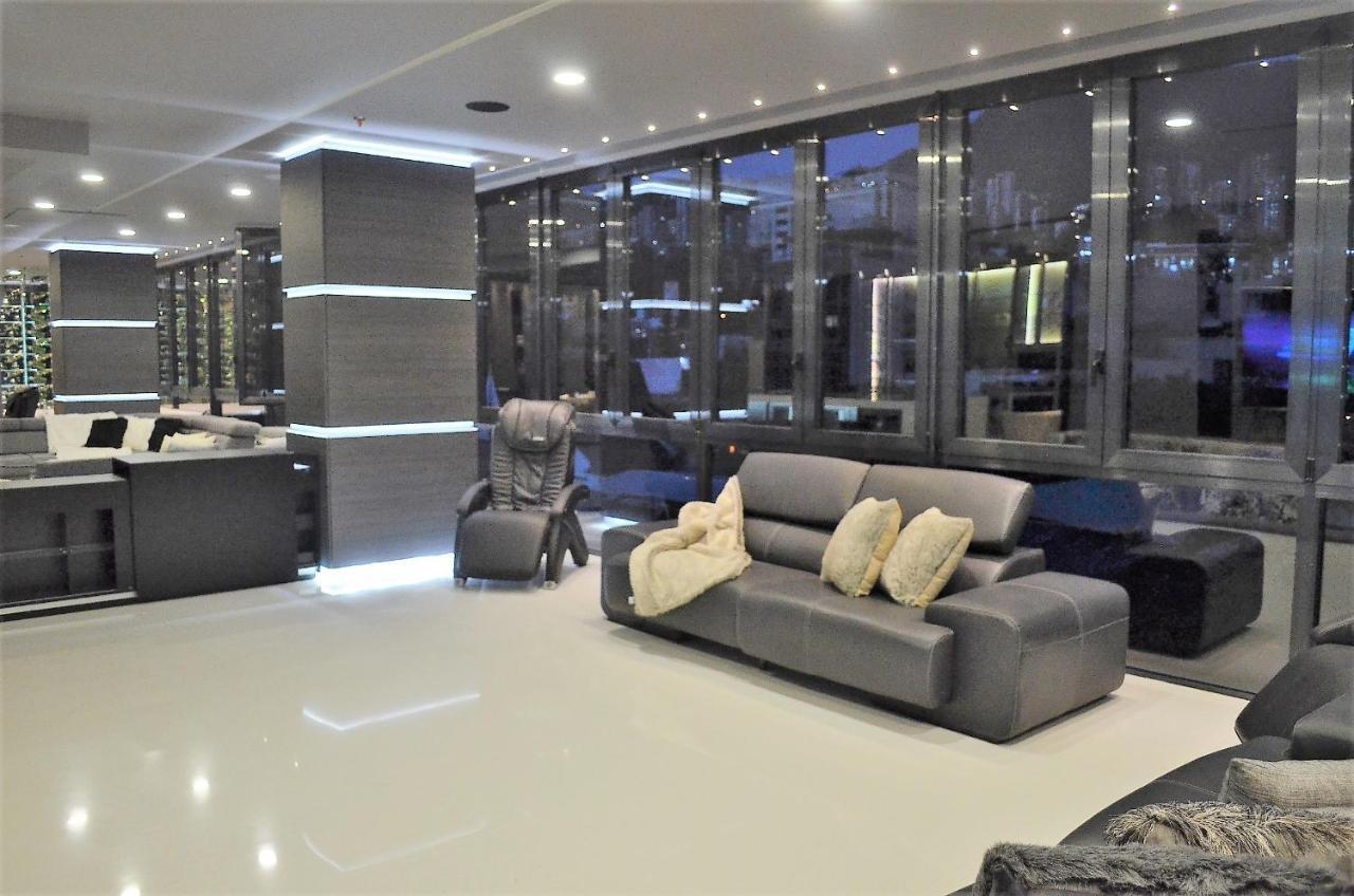 Hotel Paris Luxury Suites Medellin Room photo