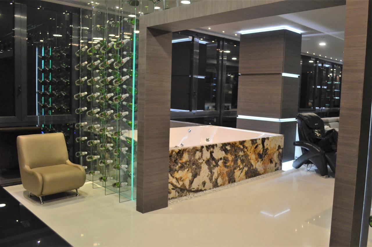 Hotel Paris Luxury Suites Medellin Exterior photo
