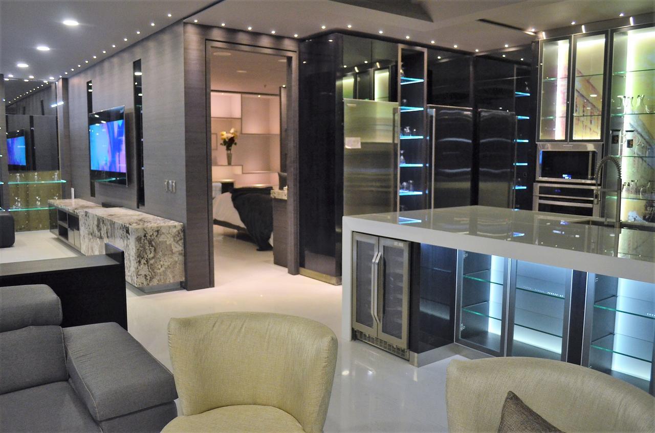 Hotel Paris Luxury Suites Medellin Room photo