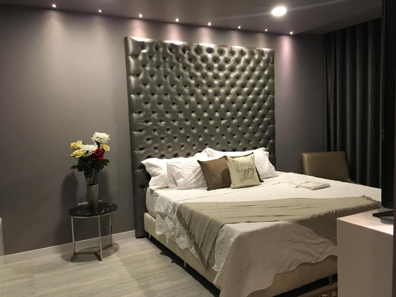 Hotel Paris Luxury Suites Medellin Room photo