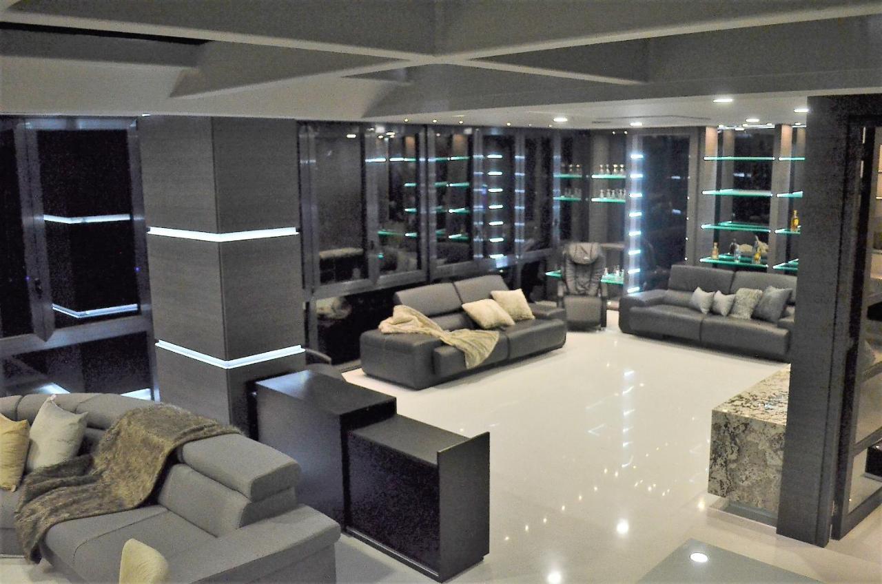 Hotel Paris Luxury Suites Medellin Exterior photo