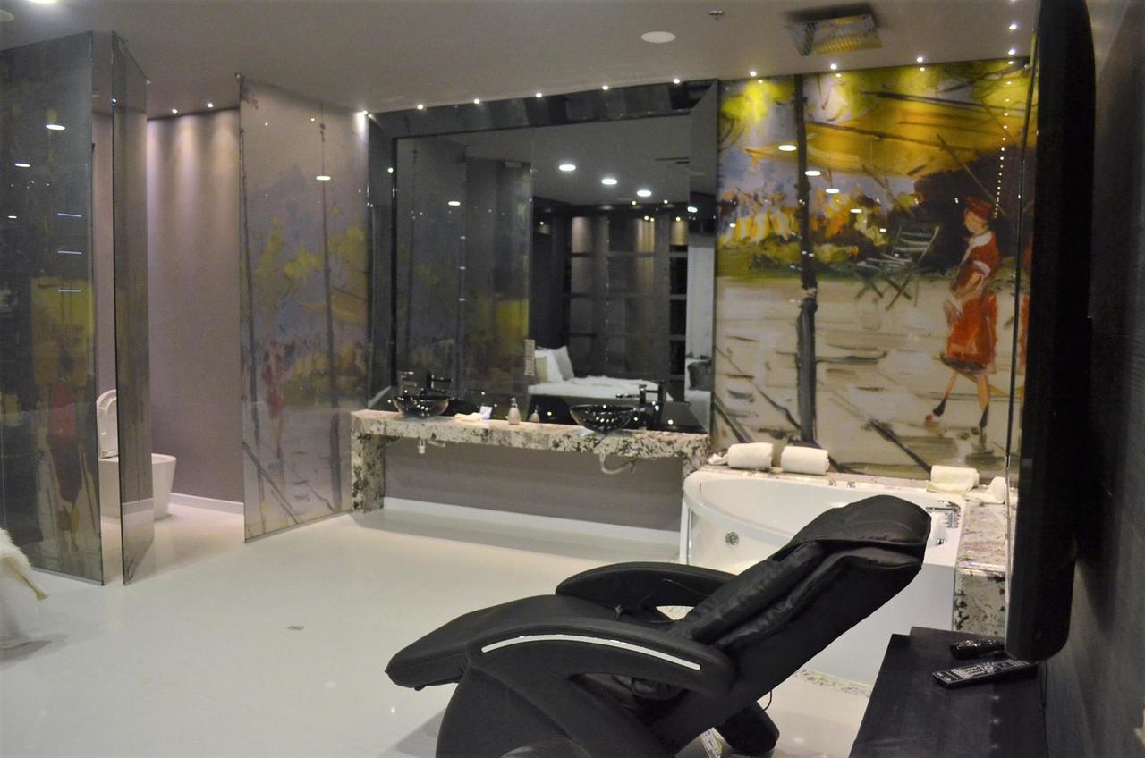 Hotel Paris Luxury Suites Medellin Room photo