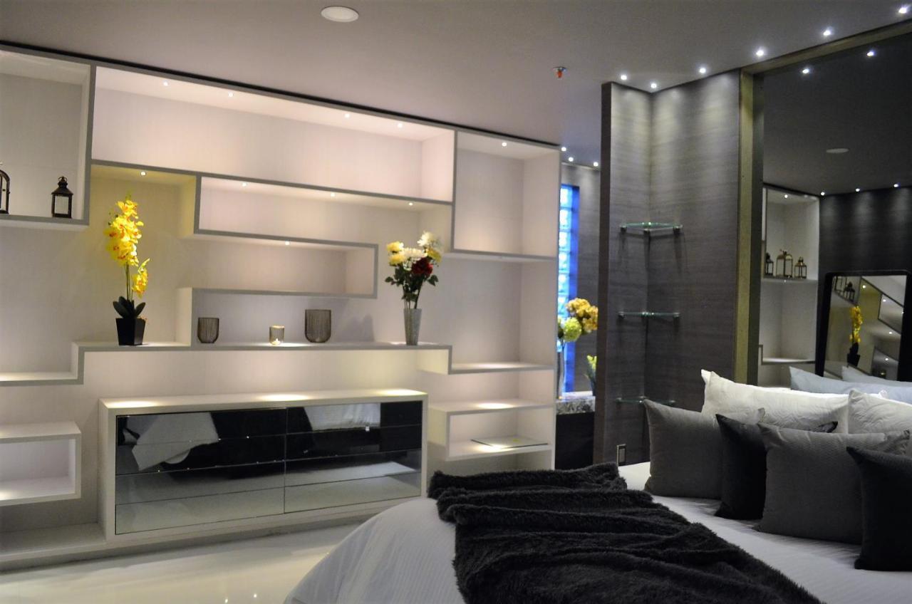 Hotel Paris Luxury Suites Medellin Room photo