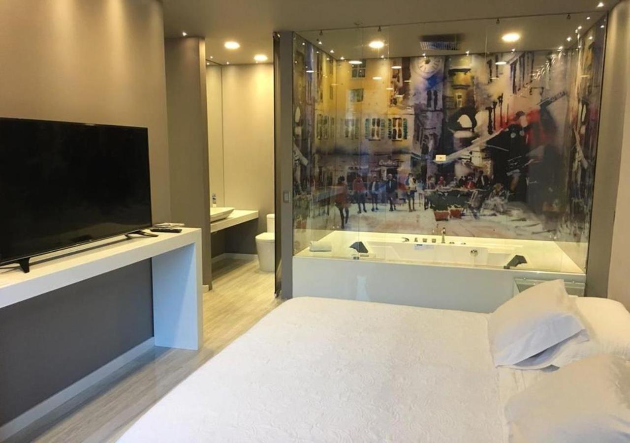 Hotel Paris Luxury Suites Medellin Exterior photo