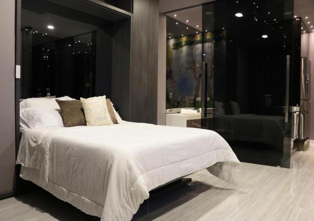 Hotel Paris Luxury Suites Medellin Exterior photo