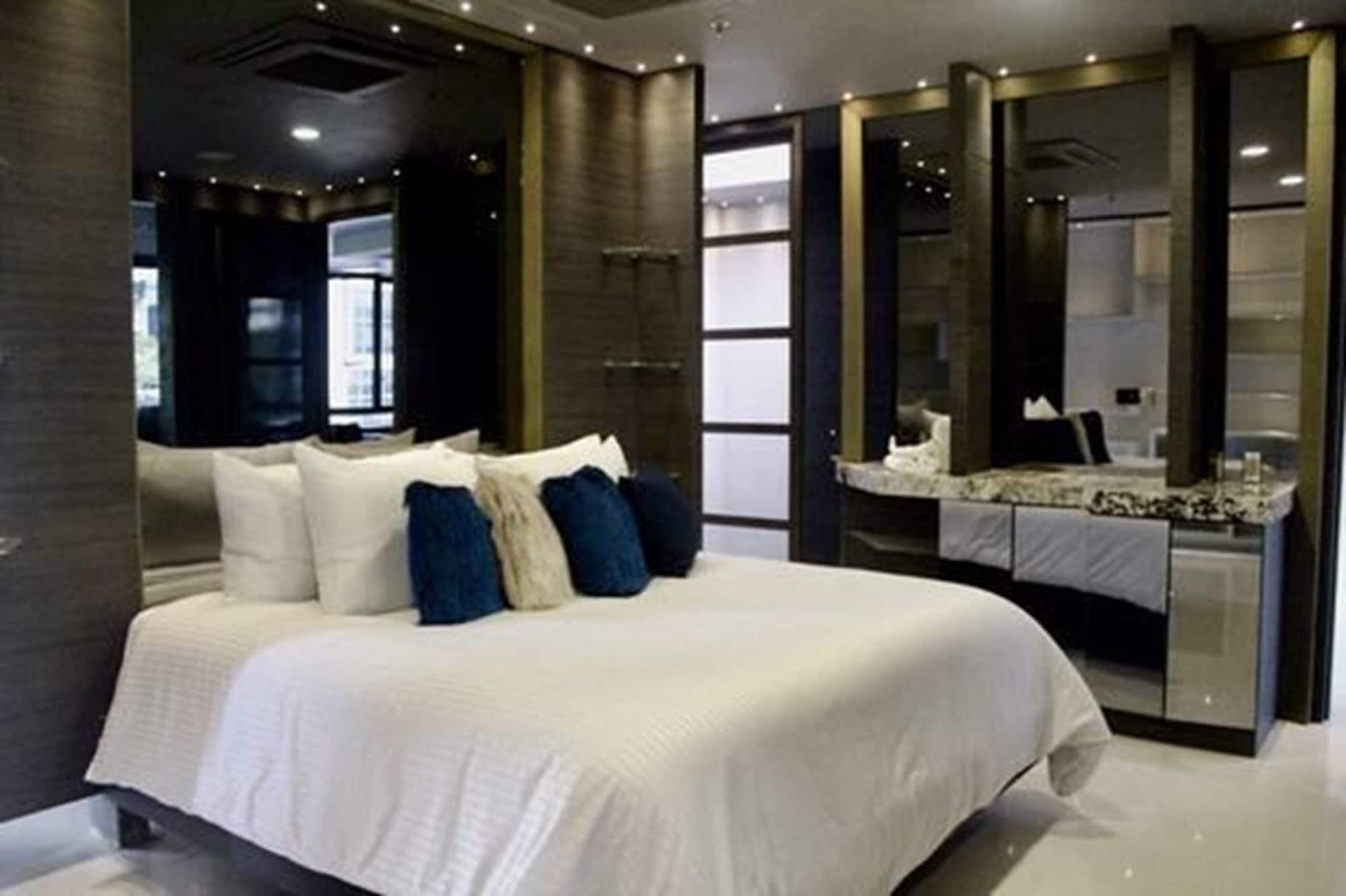 Hotel Paris Luxury Suites Medellin Exterior photo